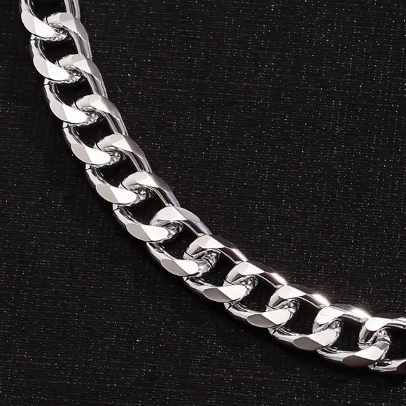 Silver Unisex Cuban Link Chain - Picture 3 of 4